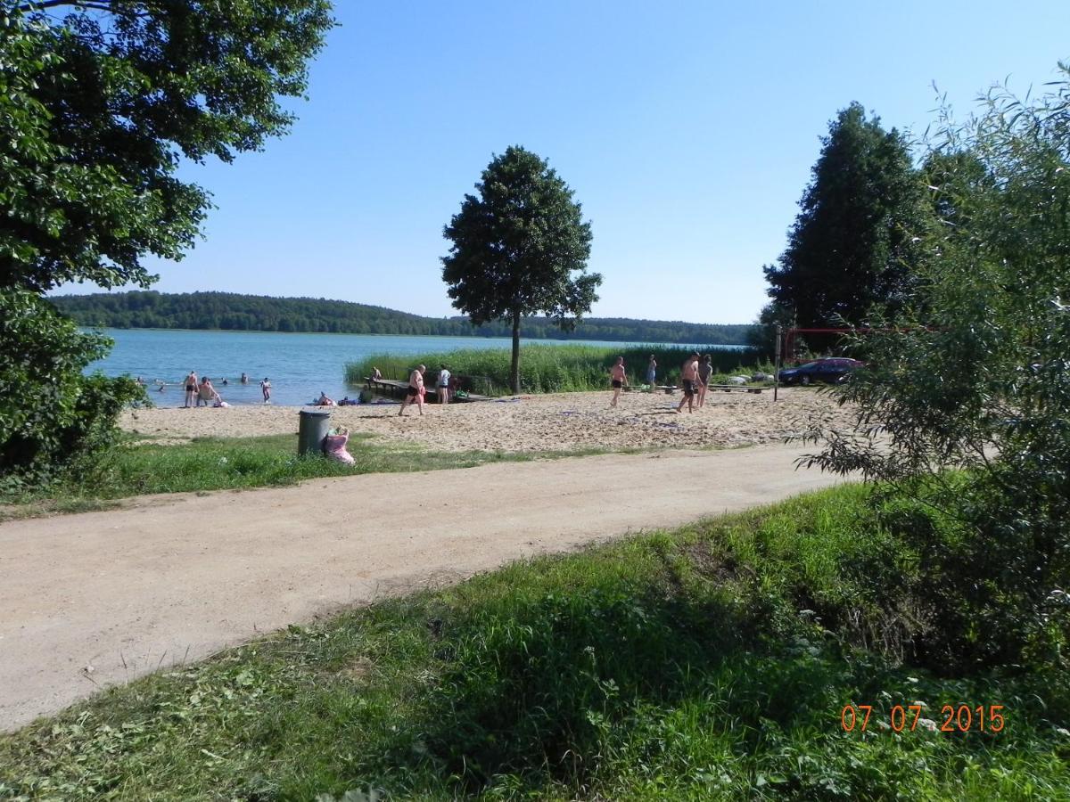 Dom Nad Jeziorem Lakorz Buitenkant foto